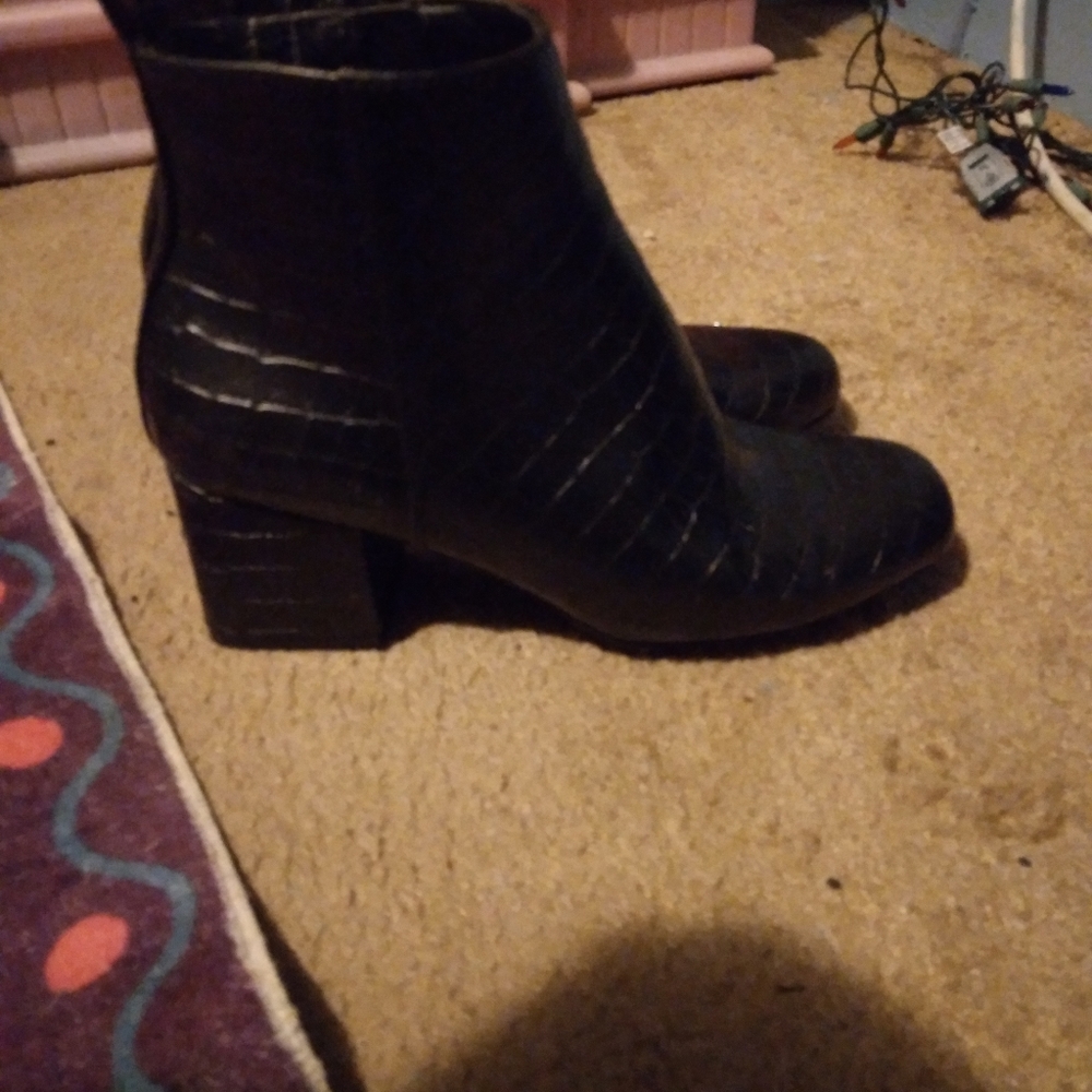 Boots - Picture 3 of 3